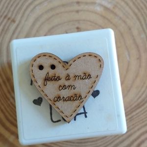 Botão Coração Feito à Mão com Coração em MDF