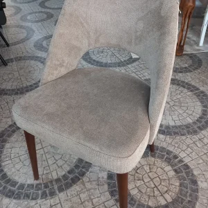 Cadeira Dolly